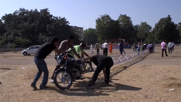 Bajaj Discover 125 Becomes The Longest Motorcycle In The World