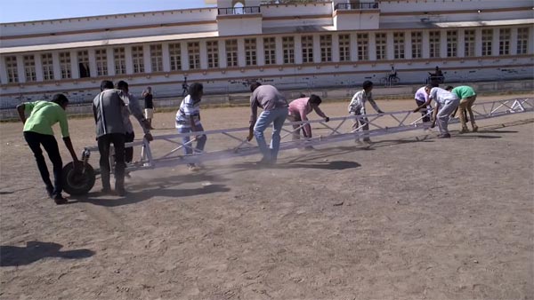 Bajaj Discover 125 Becomes The Longest Motorcycle In The World