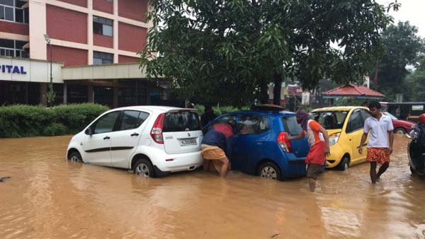 Kerala Floods 2018 — Facts & Precautions To Know While Driving Through The Flooding