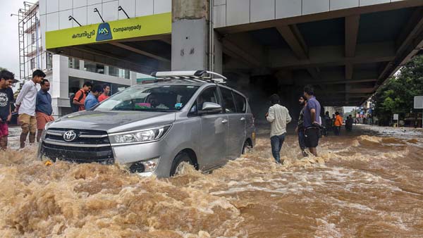 Kerala Floods 2018 — Facts & Precautions To Know While Driving Through The Flooding