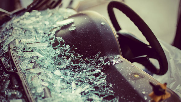10 Reasons For A Car’s Windshield To Crack — How To Avoid It?