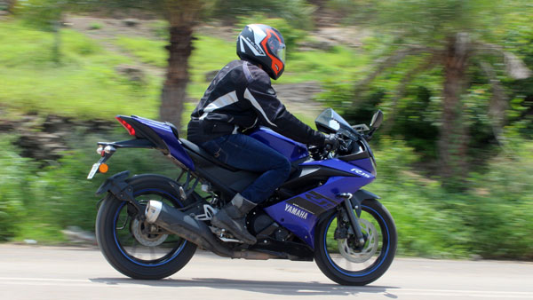 yamaha r15 v3 helmet lock