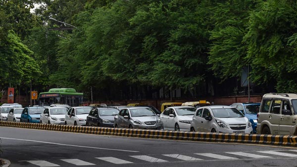 Ban On Registration Of New Vehicles In Bangalore To Curb Pollution & Congestion