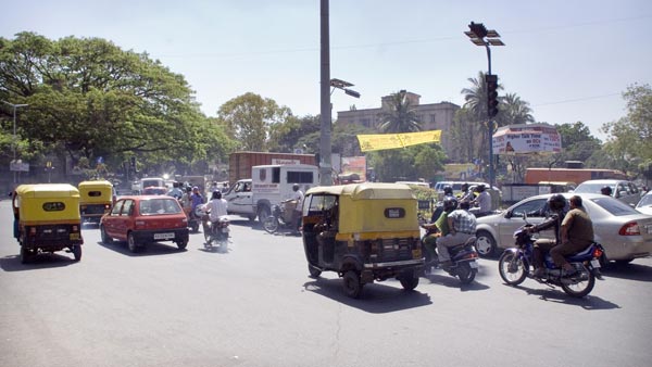 Ban On Registration Of New Vehicles In Bangalore To Curb Pollution & Congestion