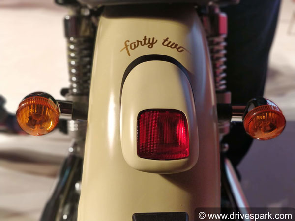 New Jawa 42 First Look Review: Price, Specifications, Features, Details & Images