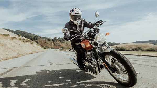 Royal Enfield 650cc Twins (Interceptor And Continental GT 650) Launched In India; Pricing & Booking Details