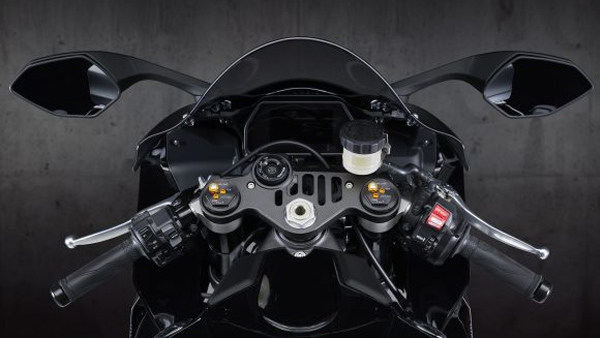 2020 Yamaha R1 & R1M Revealed: Features Latest Technology, Advanced Riding Aids & Updated Engine