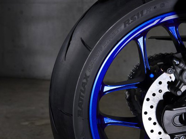 2020 Yamaha R1 & R1M Revealed: Features Latest Technology, Advanced Riding Aids & Updated Engine
