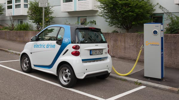 England To Mandate Installation Of EV charging Points In All New Houses — Wise Move Indeed