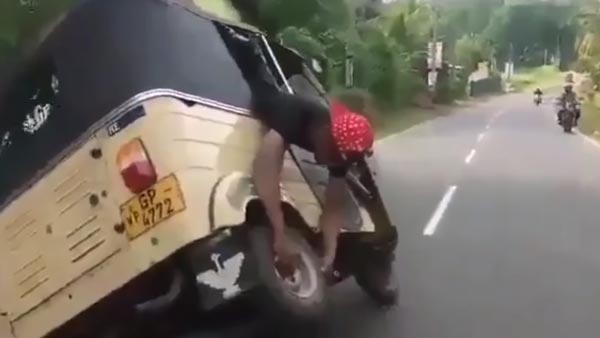 Auto-Rickshaw Stunts: Video Shows Wheel Being Changed While Driving On A Highway