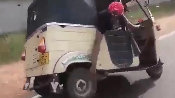 Auto-Rickshaw Stunts: Video Shows Wheel Being Changed While Driving On A Highway