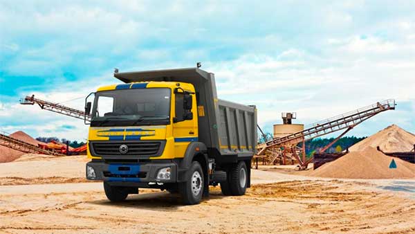 Daimler BS-VI Trucks and Buses Showcased Ahead Of India LaunchNext Year