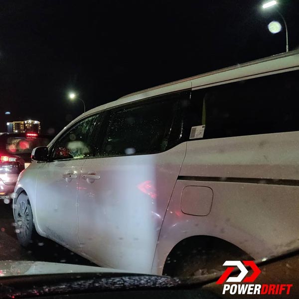 Kia Carnival Spotted: Spy Pics And Details