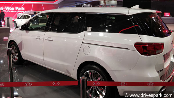 Kia Carnival Spotted: Spy Pics And Details