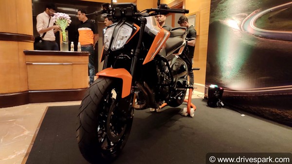 KTM Duke 790 Power Parts Revealed: Bar End Mirrors, Windscreen & More