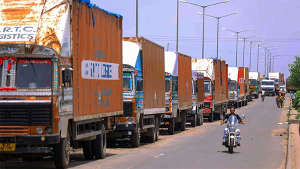 Truck Drivers To Be Fined Rs 2,000 For Wearing Lungi & Baniyan While Driving In Uttar Pradesh