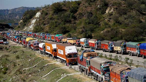 Truck Drivers To Be Fined Rs 2,000 For Wearing Lungi & Baniyan While Driving In Uttar Pradesh
