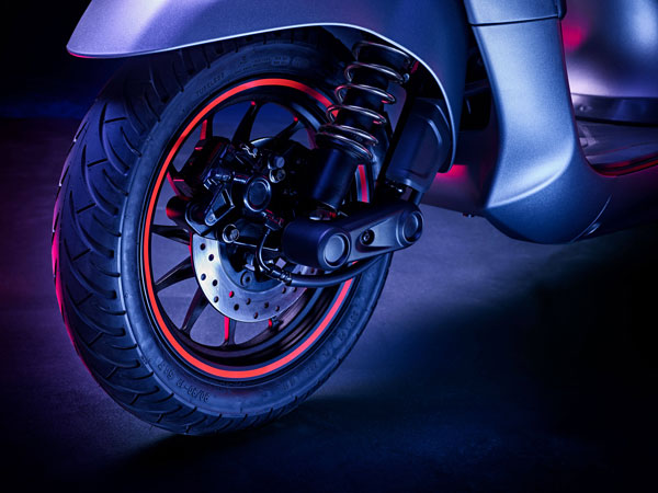 Bajaj Electric Chetak Vs Ather 450 Differences: Specs, Features, Design & Other Details
