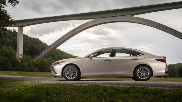 New Lexus ES 300h BS-VI Specs Leaked Ahead Of India Launch