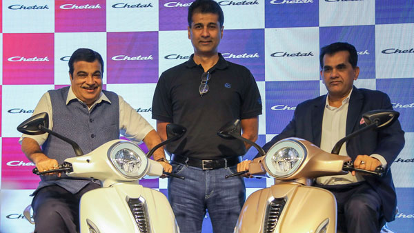 Rajiv Bajaj Berates Tata Design Head Pratap Bose’s Tweet About Chetak Electric’s Design