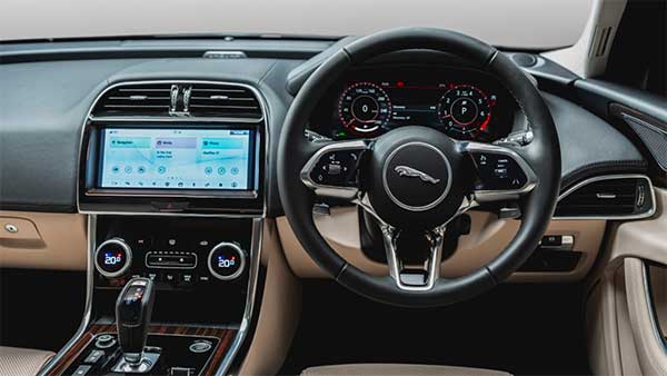 New Jaguar XE features