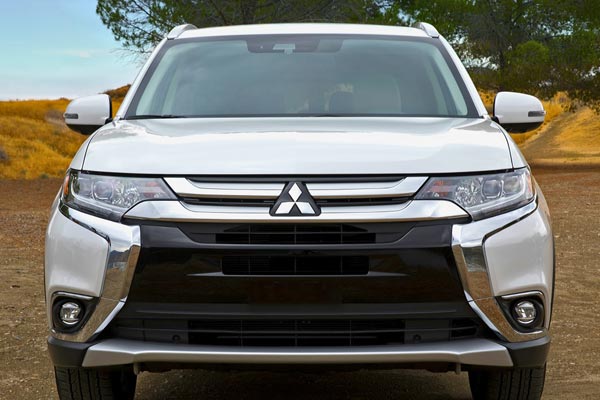 Mitsubishi Offers Rs 5 Lakh Price Cut On Current-Generation Outlander SUV