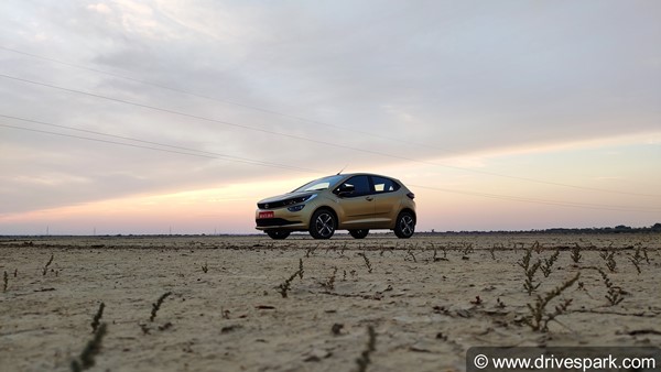 Tata Altroz First Drive Review: Driving Impressions, Performance, Handling, Mileage, Features & All Other Details