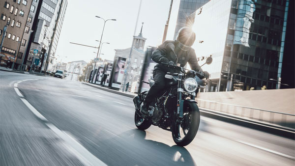 Husqvarna Svartpilen 250 & Vitpilen 250 Prices Announced At Rs 1.8 Lakh: Bookings Open At Rs 5,000