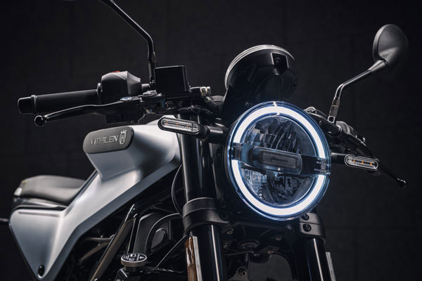 Husqvarna Svartpilen 250 & Vitpilen 250 Prices Announced At Rs 1.8 Lakh: Bookings Open At Rs 5,000