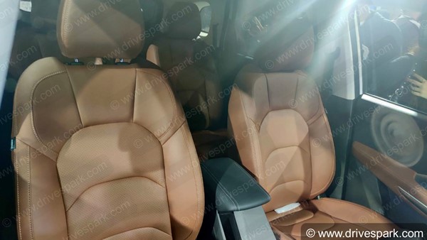 Auto Expo 2020: MG Hector Plus Unveiled - Expected Launch Date, Specs, Features, Images & More