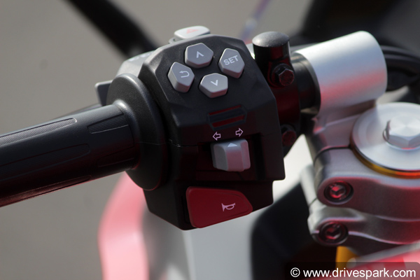 TVS Apache RR310 BS6 Review (First Ride): Performance, Riding Impressions, Handling, Features & Other Updates