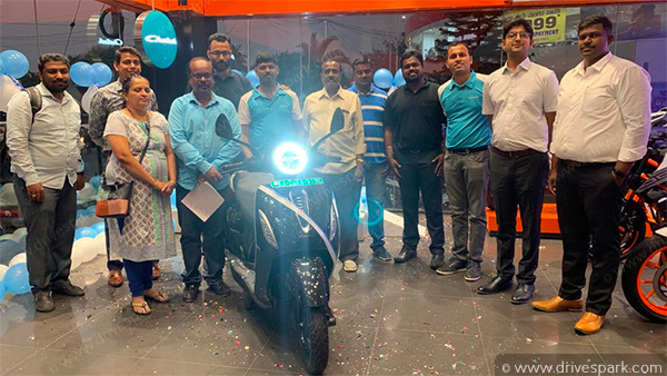 Bajaj Chetak Electric Scooter Bangalore Deliveries Begin: Cities First Customers Opt For Top-Spec ‘Premium’ Variant