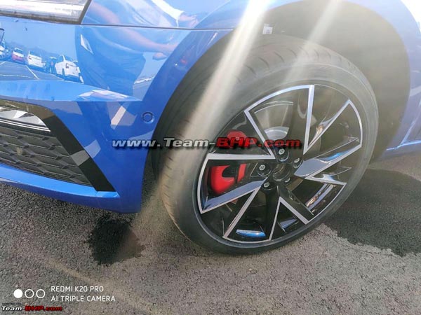Skoda Octavia RS 245 Rallye Green Spotted With Other Colours At Dockyard