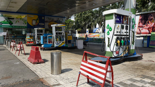 Stranded Truck Drivers To Receive Food From 1,700 Fuel Stations On Highway: Arrangements Will Be Made By NHAI