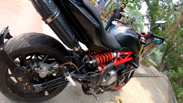 Benelli TNT 300 Modified To Look Like A Ducati Monster By Delhi Based Sans Moto Shop