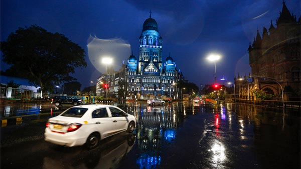Mumbai Police Set Travel Restrictions In City: To Seize Vehicles Travelling Outside 2Km Radius Of Homes Without Valid Reason