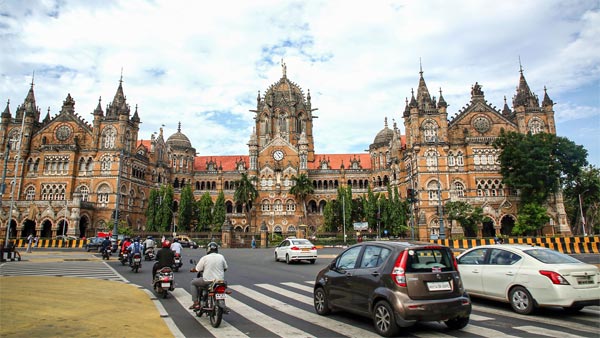 Mumbai Police Set Travel Restrictions In City: To Seize Vehicles Travelling Outside 2Km Radius Of Homes Without Valid Reason