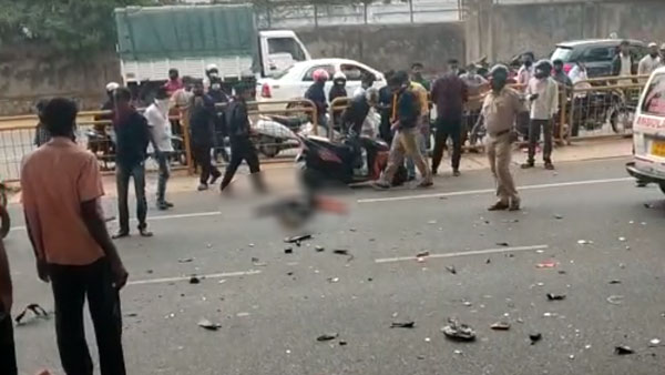 Bike Accident In Bangalore Video: Three Men Killed In Jakkur While Trying To Perform Bike Stunts On Airport Road In The Early Hours Of Sunday