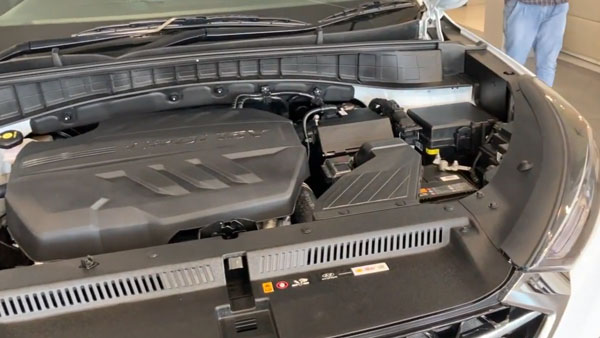 New Hyundai Tucson Facelift Arrives At Dealerships Ahead Of India Launch: A Full Walkaround Video Reveals All The Updates & Details