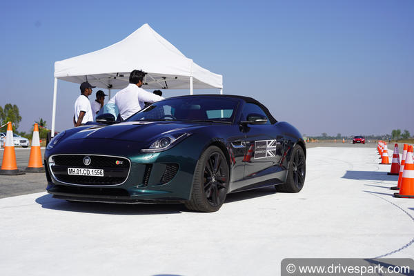 Jaguar Land Rover Introduces Contactless Touchscreen Technology Amidst COVID-19 Pandemic