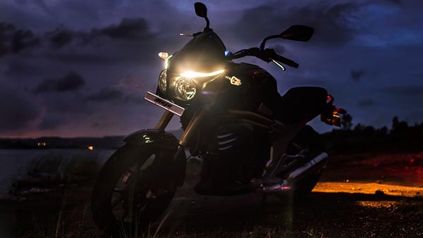 Mahindra Reveals Ruby Red Paint Scheme For The Mojo BS6: Details & Specifications