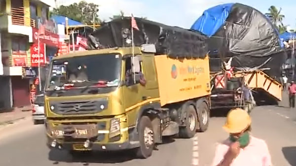 Maharashtra To Kerala On-Road Travel: 74-Wheeled Truck Takes One Year To Complete Journey Between Nashik & Vikram Sarabhai Space Station Averaging 5km Per Day