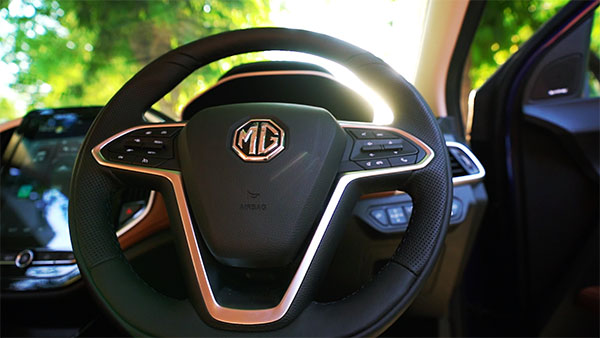 MG Hector Plus Review (First Drive): Driving Around Plus Size
