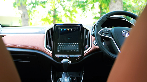 MG Hector Plus Review (First Drive): Driving Around Plus Size