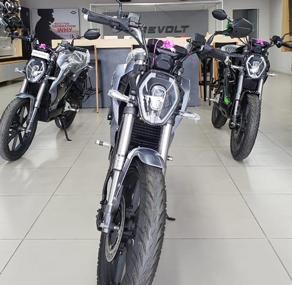 Revolt Starts Deliveries Of The RV300 & RV400 In Chennai And Ahmedabad