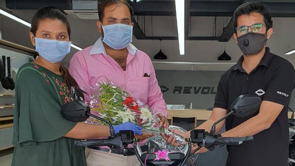 Revolt Starts Deliveries Of The RV300 & RV400 In Chennai And Ahmedabad