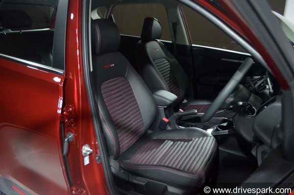Kia Sonet Review (First Look): Design, Interiors, Specs, Features & Other Details Explained