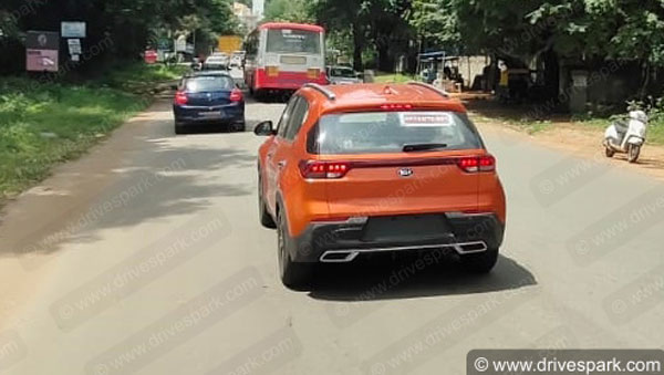 Spy Pics: Kia Sonet Mid-Spec Variant SUV Spotted Ahead Of Launch