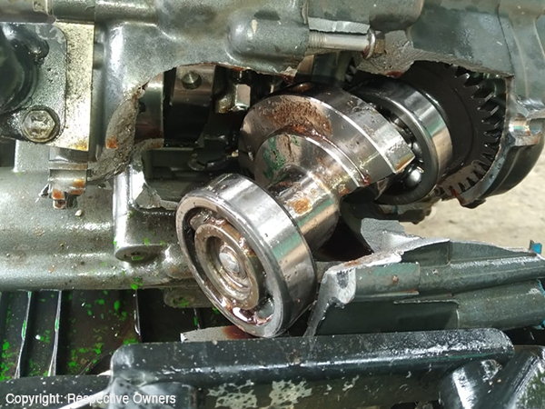 KTM Duke 390 Engine Case Breaks Open While Riding For No Apparent Reason: Here’s The Video Of Bike Spilling Coolant