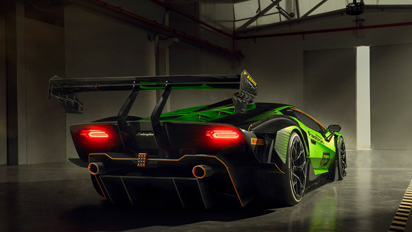 Lamborghini Essenza SCV12 Unveiled: Extremely Fast, Extremely Furious